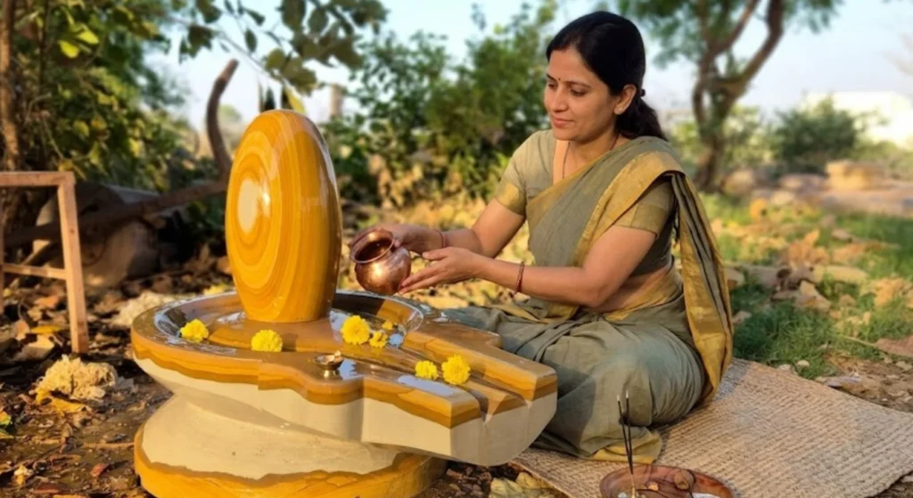 Best Time for Chanting Shivling Mantras